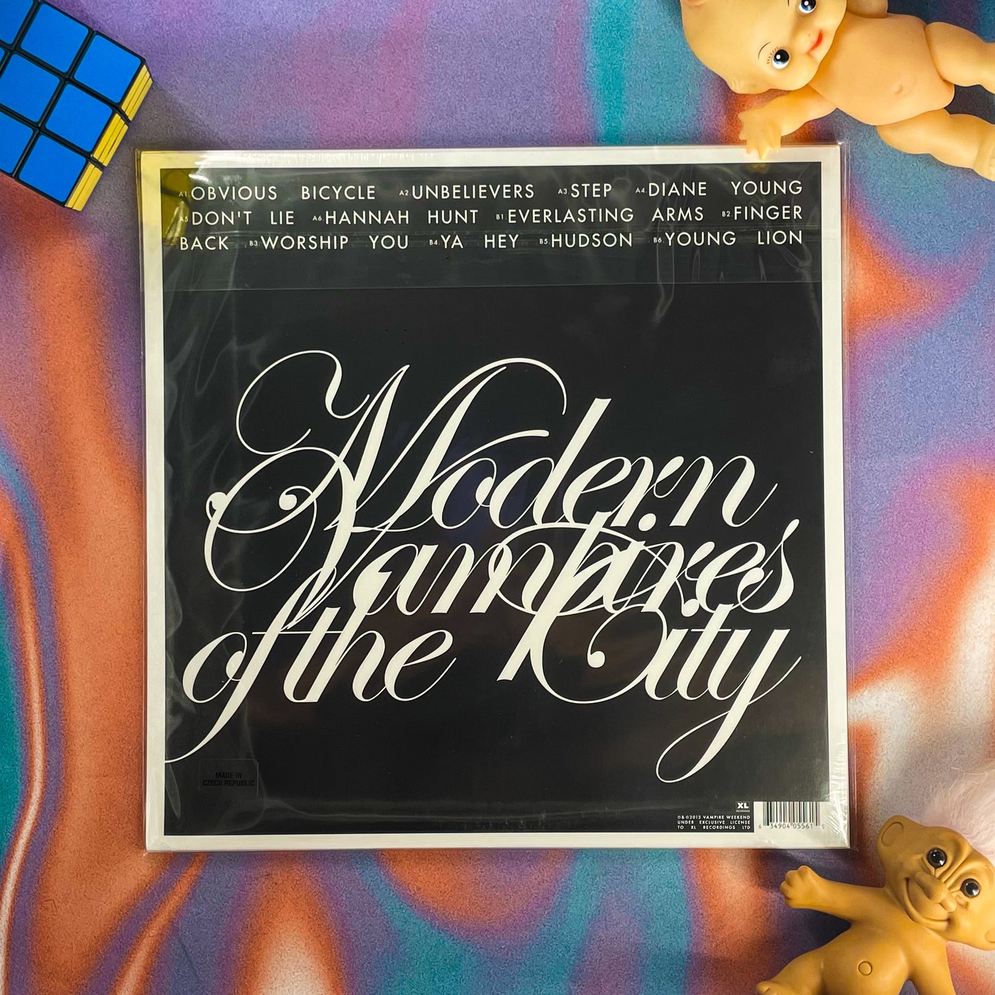 Vampire Weekend - Modern Vampires of the City