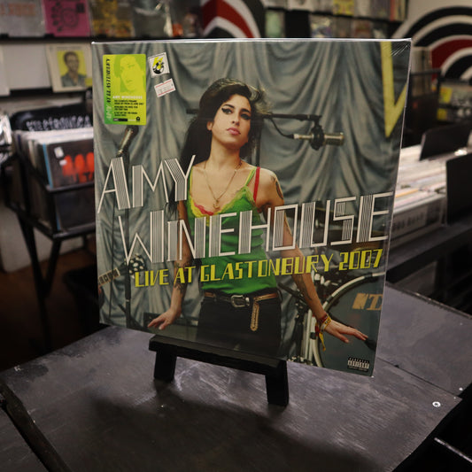 AMY WINEHOUSE - LIVE AT GLASTONBURY 2007